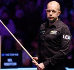 Барри Хокинс побеждает Нила Робертсона и выходит в полуфинал Welsh Open 2026