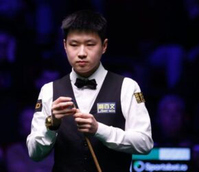 Players Championship 2026: Чжао Синьтун одолел Аллена в решающем фрейме и в финале встретится с Джоном Хиггинсом