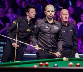 Барри Хокинс обыграл У Ицзэ и вышел в финал Welsh Open 2026