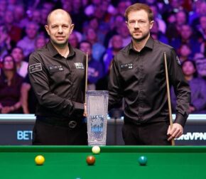 Welsh Open 2026: Барри Хокинс ведет в счете 7-1 после первой сессии