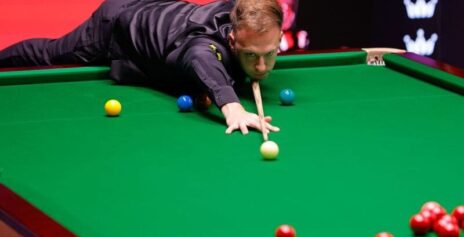 Джадд Трамп обыгрывает Гэри Уилсона 5-4 после первой сессии в 1/16 финала на Чемпионате мира 2026