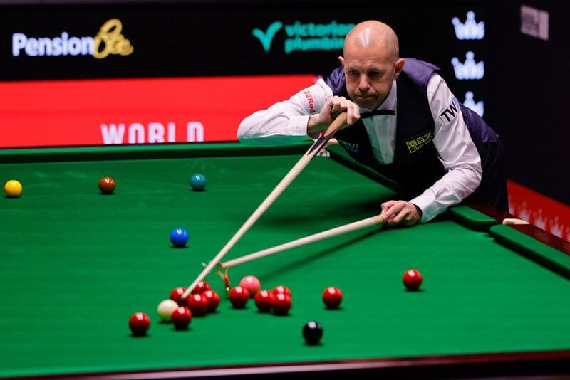 Барри Хокинс вышел в четвертьфинал в Шеффилде (фото: WST)