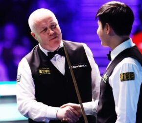 Чжао Синьтун нанес Хиггинсу самое крупное поражение в карьере и вышел в финал Tour Championship 2026