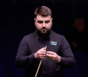 Джейми Кларк одержал важную победу и вышел во второй раунд квалификации Чемпионата мира 2026