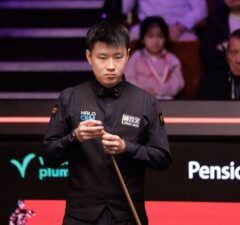 Чжао Синьтун ведет 5-4 после первой сессии в 1/16 финала на Чемпионате мира 2026