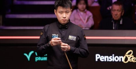 Чжао Синьтун ведет 5-4 после первой сессии в 1/16 финала на Чемпионате мира 2026