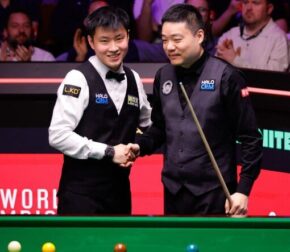 Чемпионат мира 2026: Чжао Синьтун побеждает Дин Джуньху и выходит в четвертьфинал