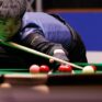 Хэ Гоцян обыгрывает Джека Лисовски и близок к дебюту на Чемпионате мира по снукеру 2026