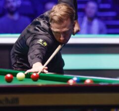 Трамп ведет в счете 7-1 после первой сессии 1/2 финала против Нила Робертсона на турнире Tour Championship 2026