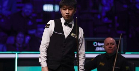 Чжао Синьтун обыгрывает Джона Хиггинса 8-0 после первой сессии 1/2 финала Tour Championship 2026