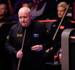 Робертсон ведет в счете 5-3 над Хиггинсом после первой сессии 1/4 финала