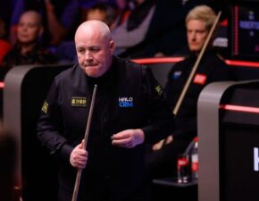 Робертсон ведет в счете 5-3 над Хиггинсом после первой сессии 1/4 финала