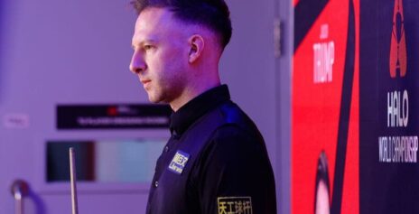 Джадд Трамп победил Уилсона и вышел в 1/8 финала Чемпионата мира 2026