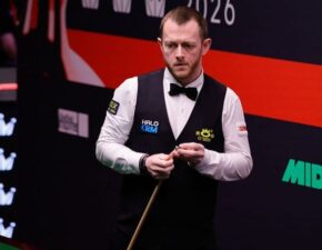 Чемпионат мира 2026: Марк Аллен ведет 9-7 против Кайрена Уилсона после захватывающей борьбы в 1/8 финала