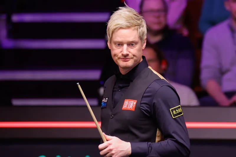 Нил Робертсон с трудом сумел оторваться от Хиггинса (фото: metrouk)