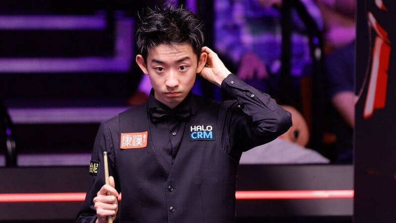 У Ицзэ вышел в 1/4 финала в Крусибле (фото: WST)