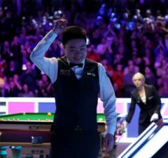 Дин Джуньху, Ронни О’Салливан и Джадд Трамп вошли в число 16 сеяных игроков на Чемпионате мира 2026 по снукеру