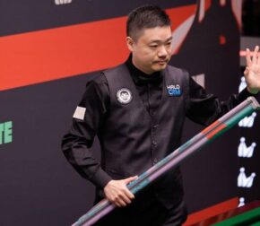 Дин Джуньху готовится к грандиозному поединку с Чжао Синьтуном в 1/8 финала на Чемпионате мира 2026