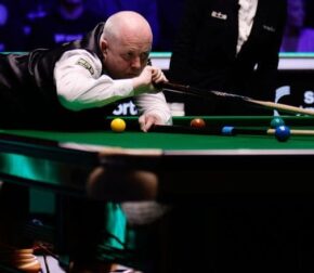 Хиггинс побеждает Селби и в 1/2 финала Tour Championship 2026 сыграет с Чемпионом мира Чжао Синьтунем