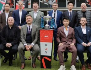 Чемпионат мира 2026: Фанаты в Шеффилде приветствуют звёзд снукера у Crucible