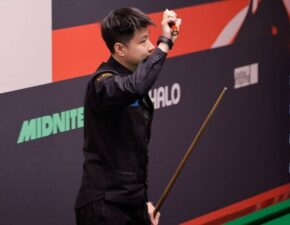Чжао Синьтун победил Хайфилда и вышел в 1/8 финала на Чемпионате мира 2026