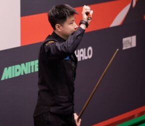 Чжао Синьтун победил Хайфилда и вышел в 1/8 финала на Чемпионате мира 2026