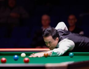 Марко Фу одержал трудную победу над Лиамом Дэвисом и прошел в третий квалификационный раунд Чемпионата мира 2026