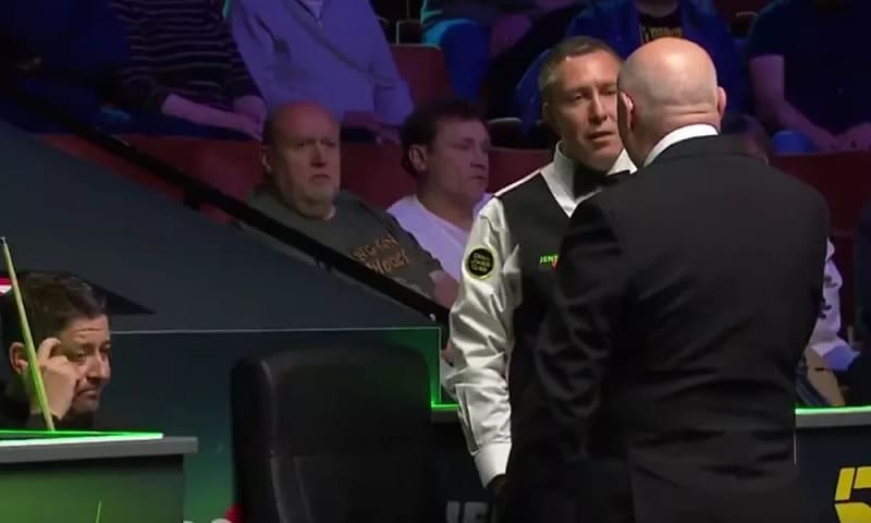 Доминик Дэйл проиграл Мэттью Стивенсу в 1/8 финала в Крусибле (фото: SnookerHQ)