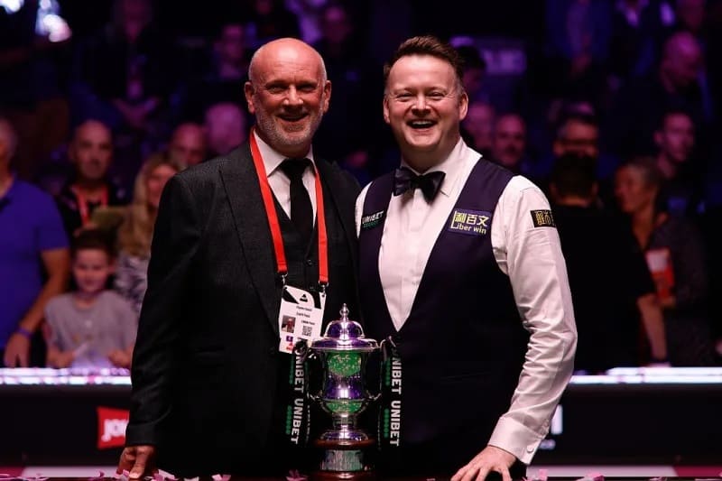 Шон Мерфи и Питер Эбдон празднуют успех на British Open в начале этого сезона (фото: metrouk)