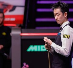 У Ицзе захватил лидерство в полуфинале Чемпионата мира по снукеру, ведя 6-2 против Аллена