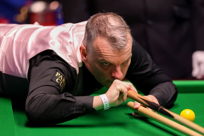 Марк Дэвис утратил профессиональный статус в снукере (фото: totallysnookered)