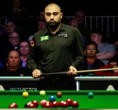 Хоссейн Вафаей и Лэй Пэйфань вышли в третий этап Championship League 2026