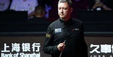 Кайрен Уилсон выходит в финал Шанхай Мастерс 2026, одержав волевую победу над Чжао Синьтуном